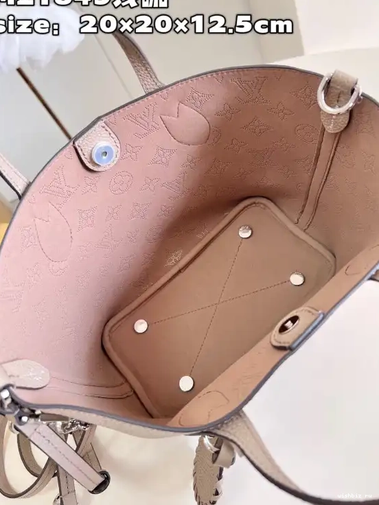 WIS BLOSSOM VUITTON LOUIS PM 0601